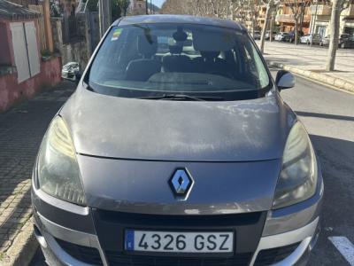 Renault Scenic Grande con nueva inspección (TÜV)