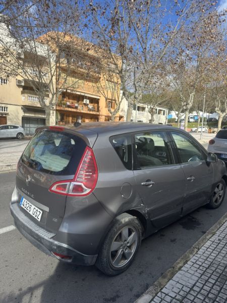 Renault Scenic Grande con nueva inspección (TÜV)