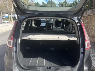 Renault Scenic Grande con nueva inspección (TÜV)