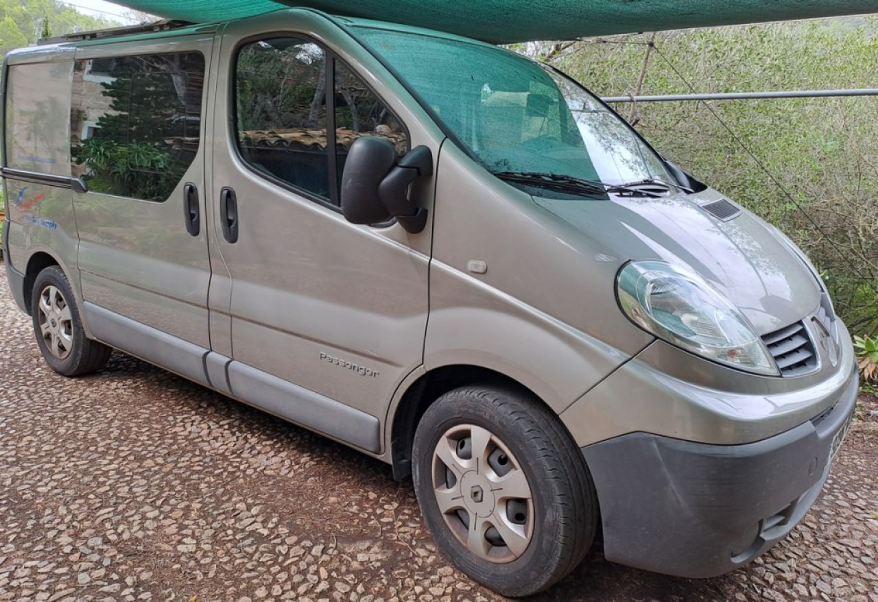 Renault Trafic  DCi 115 mit Campervan Zulassung Spanien Kilometerstand NUR 85.350Km (ein Eigner)