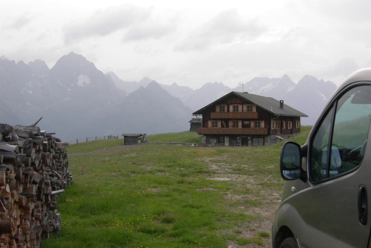 Renault Trafic  DCi 115 mit Campervan Zulassung Spanien Kilometerstand NUR 85.350Km (ein Eigner)