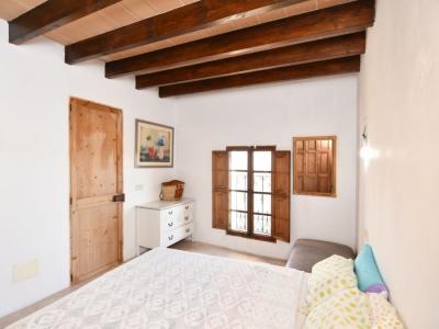 Finca restaurada de 2 plantas - típicamente mallorquina - con pequeño terreno cerca de Felanitx --- F 165 VK