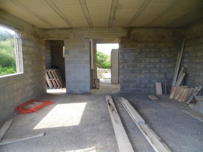 Rohbauchalet zur Vollendung mit Projekt und Teilmeerblick in Porto Petro-- CH 03