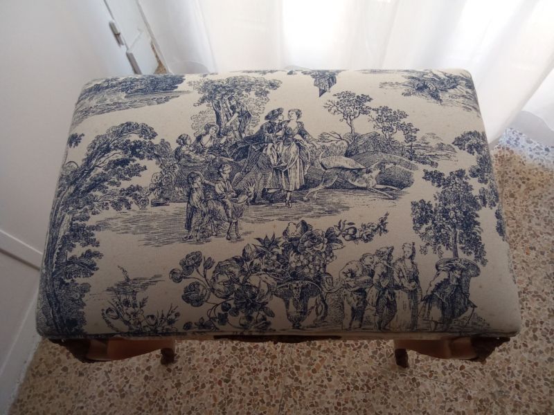 Rococo bench with " toile de jouy " cover. Newly upholstered and upholstered.