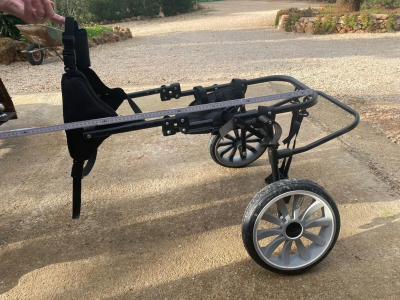 Wheelchair for large dogs