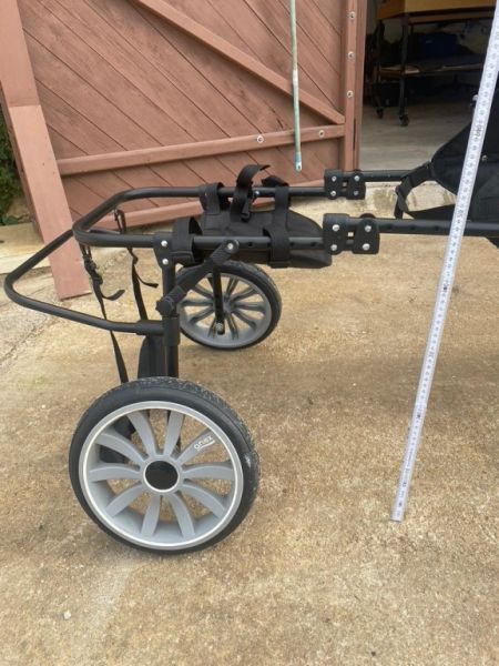 Wheelchair for large dogs