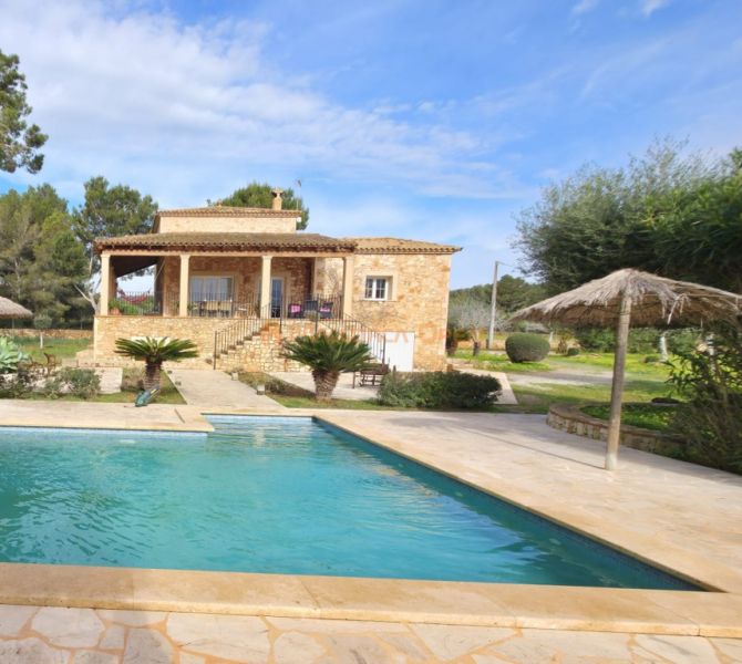 Rustikale Finca zur Miete zwischen Portocolom und S’Horta