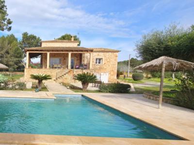 Rustikale Finca zur Miete zwischen Portocolom und S’Horta