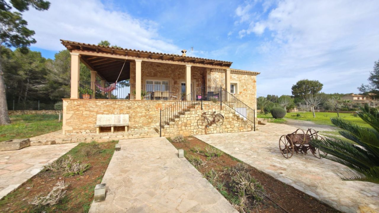 Rustikale Finca zur Miete zwischen Portocolom und S’Horta