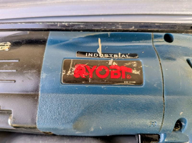 RYOBI Bohrhammer Modell Industrial 230 Volt - 750 Watt.