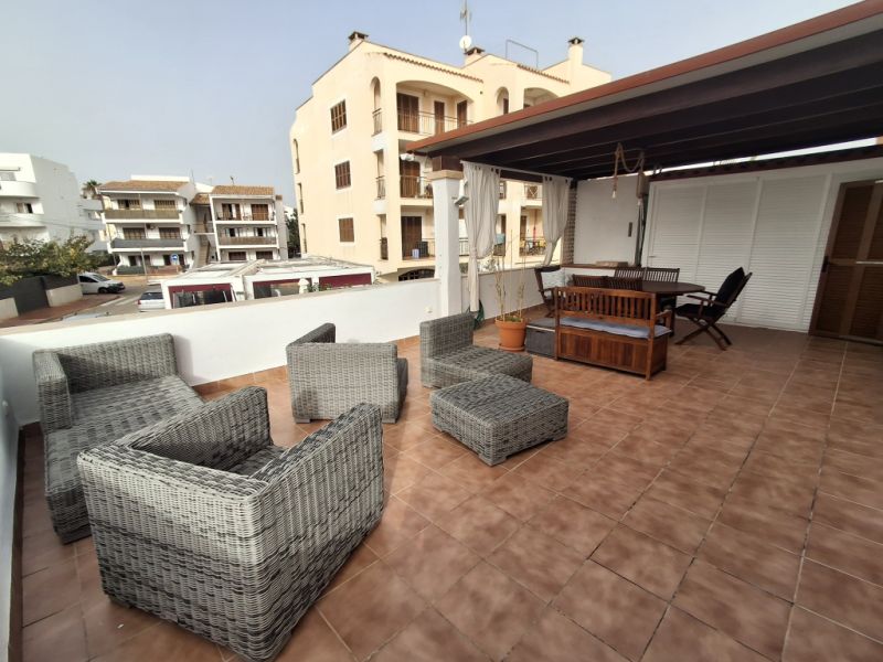 SAISON 26/27: Grosses Apartment mit Gemeinschaftspool in 1. Linie der Küste v Portocolom -- AP 403aT