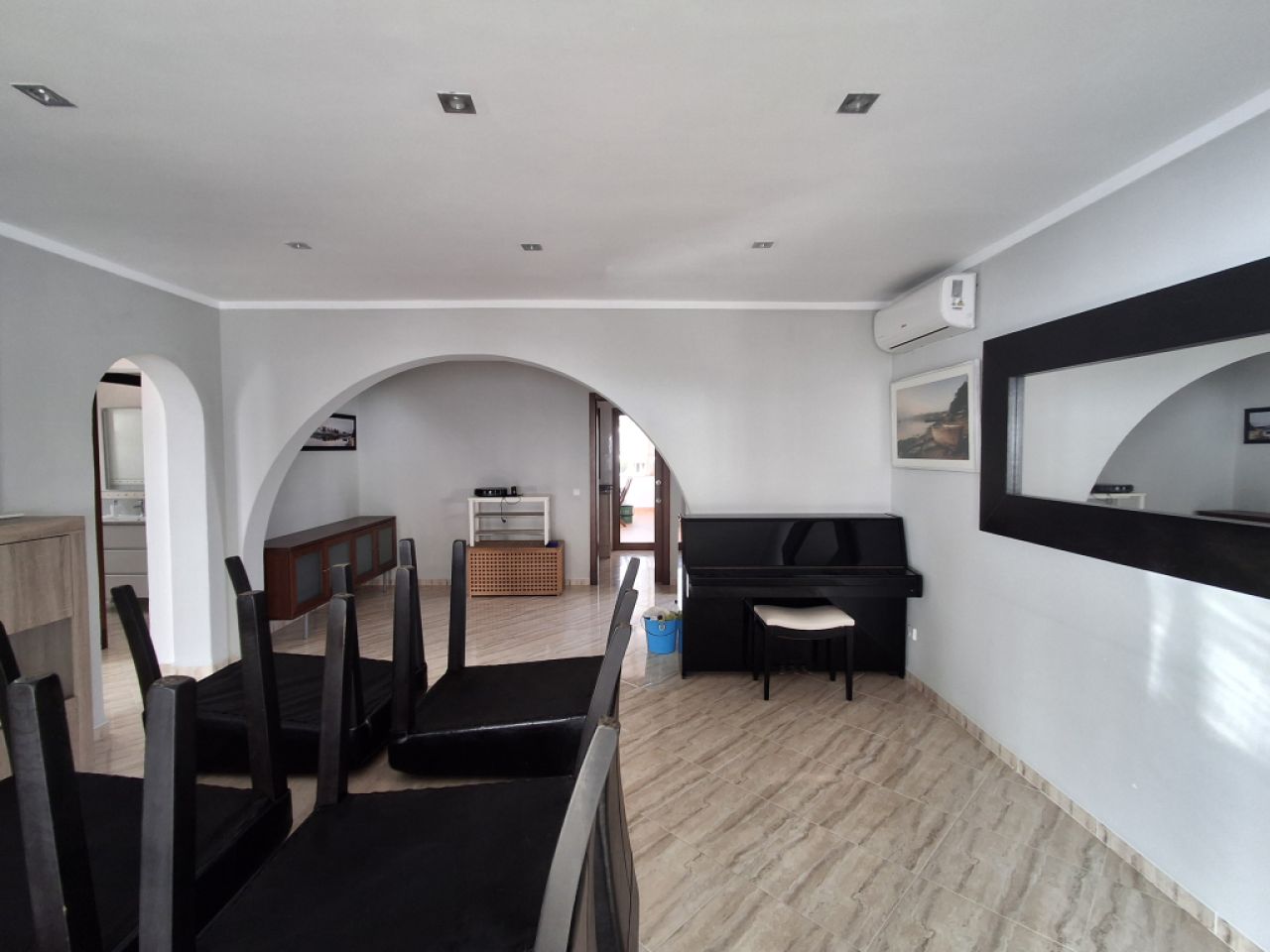 SAISON 26/27: Grosses Apartment mit Gemeinschaftspool in 1. Linie der Küste v Portocolom -- AP 403aT