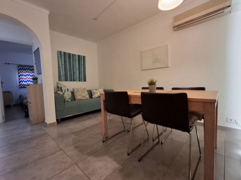 Temporada 26/27: Bonito apartamento en primera línea de la costa de Colonia St. Jordi -- AP 08 T