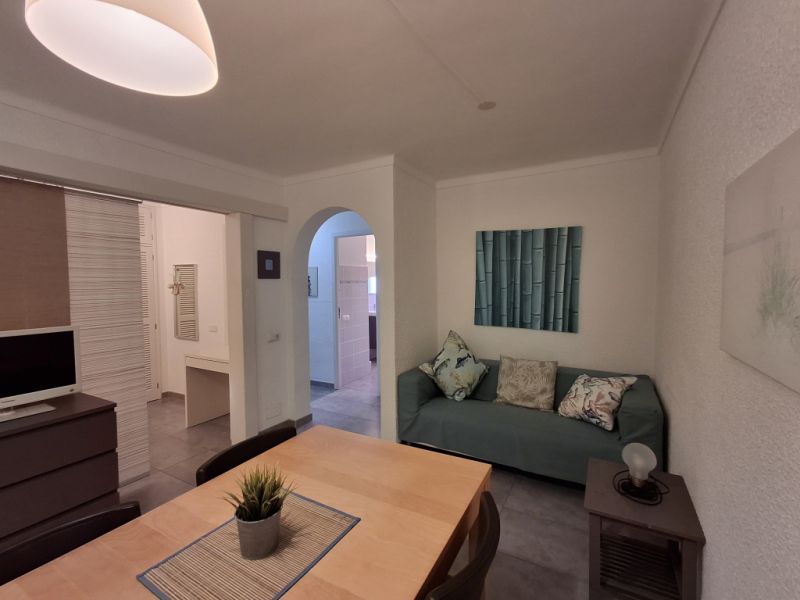 Temporada 26/27: Bonito apartamento en primera línea de la costa de Colonia St. Jordi -- AP 08 T