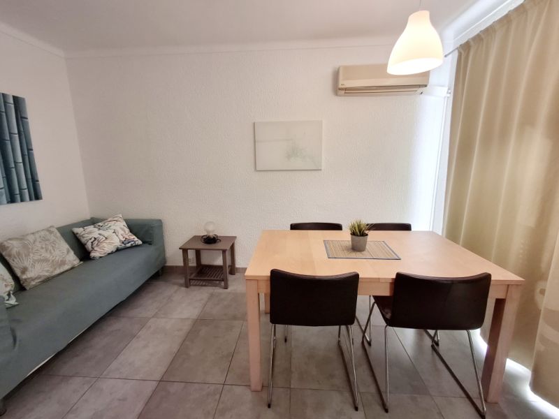 Temporada 26/27: Bonito apartamento en primera línea de la costa de Colonia St. Jordi -- AP 08 T