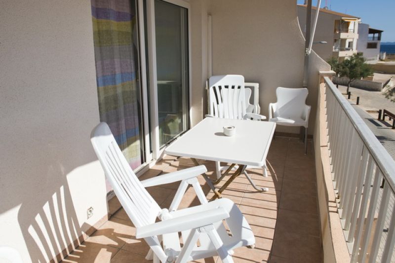 SEASON: Apartment in 1. Line of the beach and coast of Colonia St Jordi-- AP 08 T