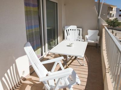 SEASON: Apartment in 1. Line of the beach and coast of Colonia St Jordi-- AP 08 T