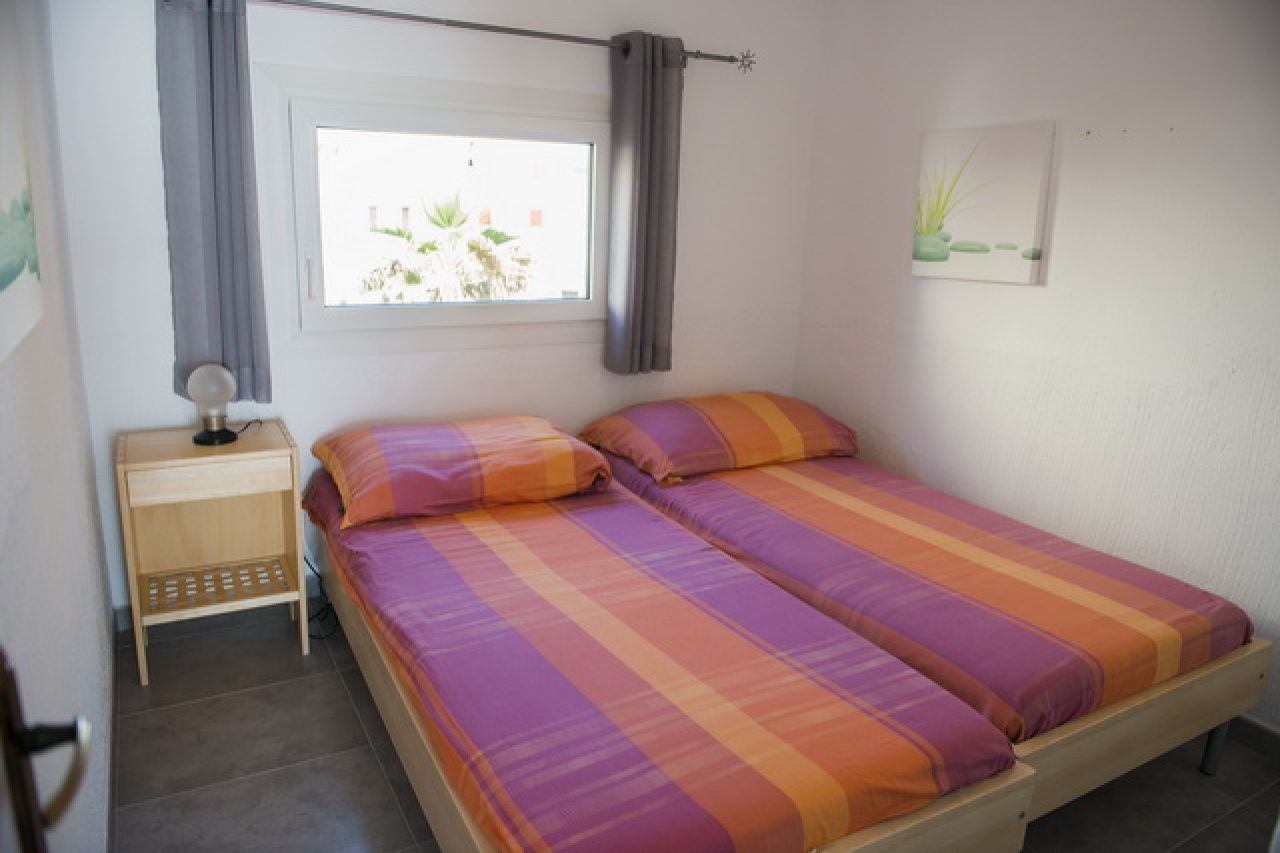 SEASON: Apartment in 1. Line of the beach and coast of Colonia St Jordi-- AP 08 T