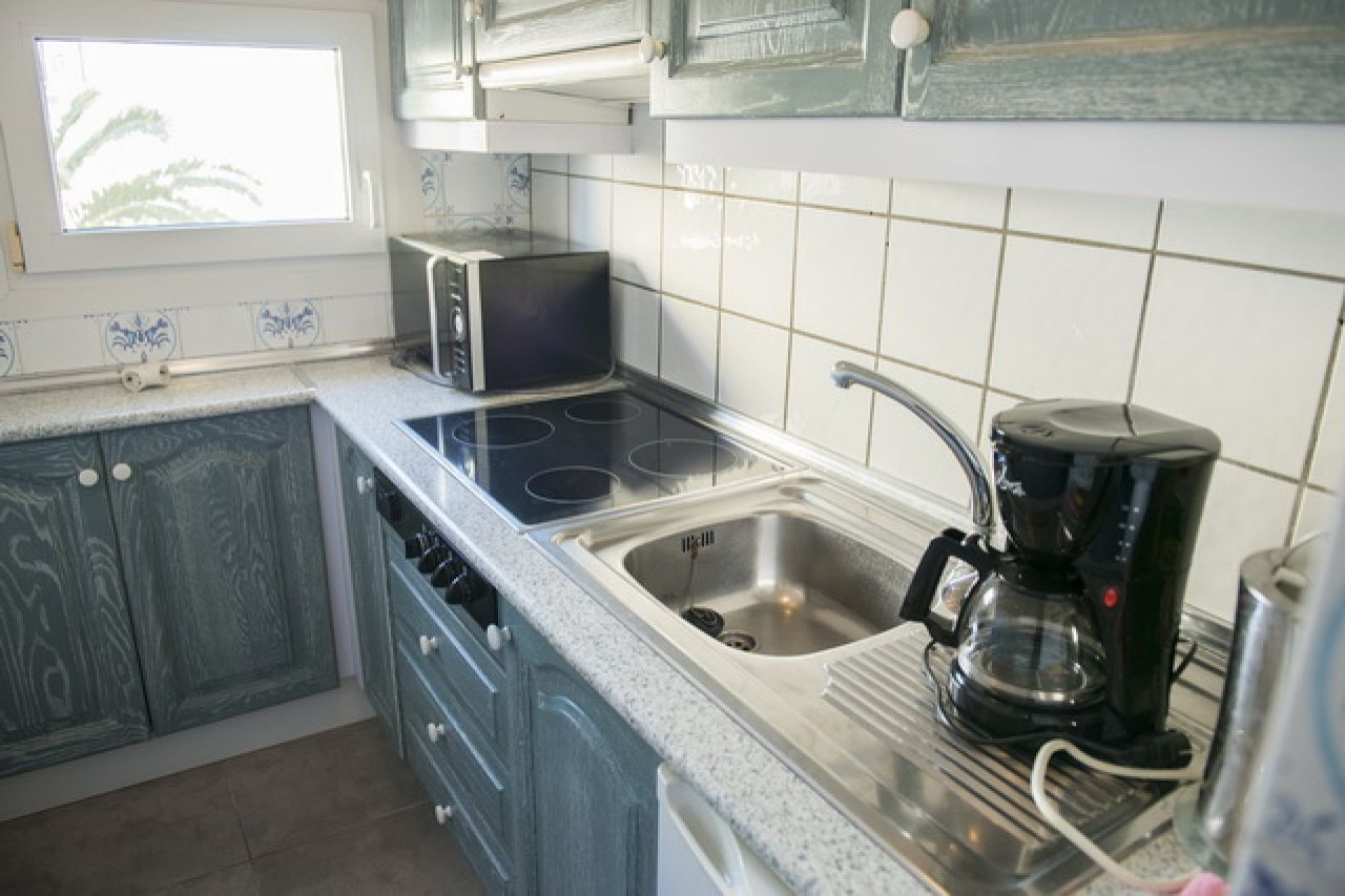 SEASON: Apartment in 1. Line of the beach and coast of Colonia St Jordi-- AP 08 T