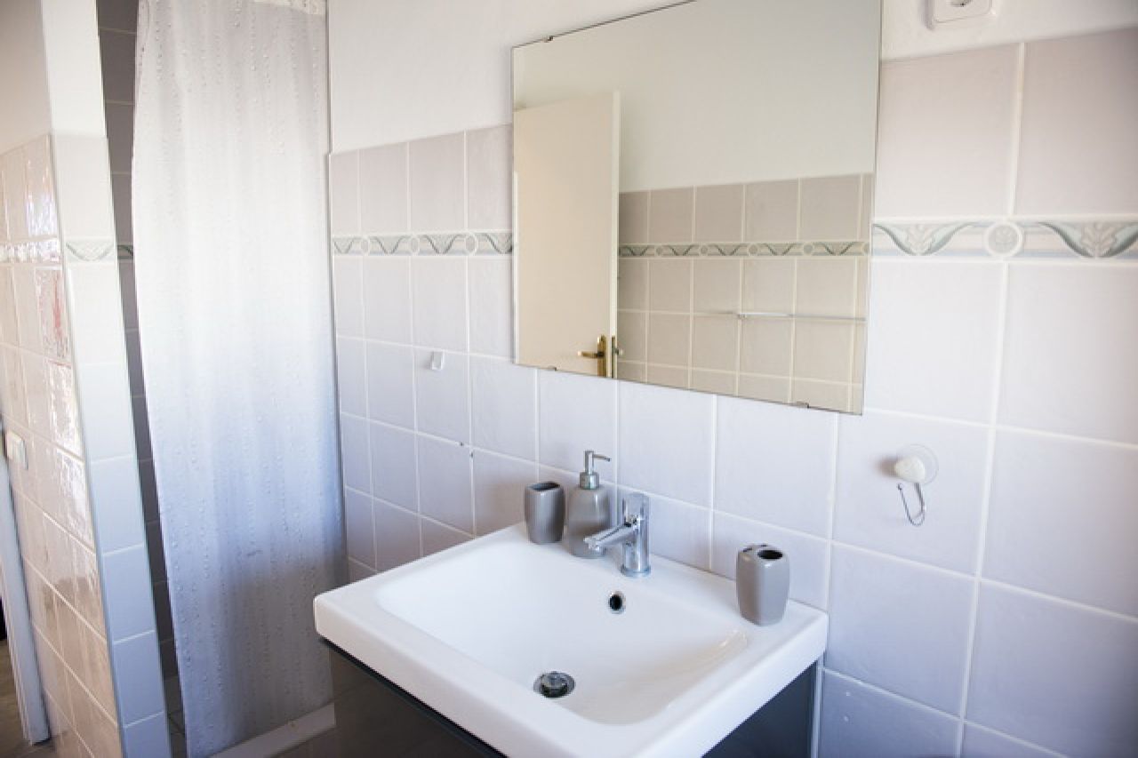 SEASON: Apartment in 1. Line of the beach and coast of Colonia St Jordi-- AP 08 T