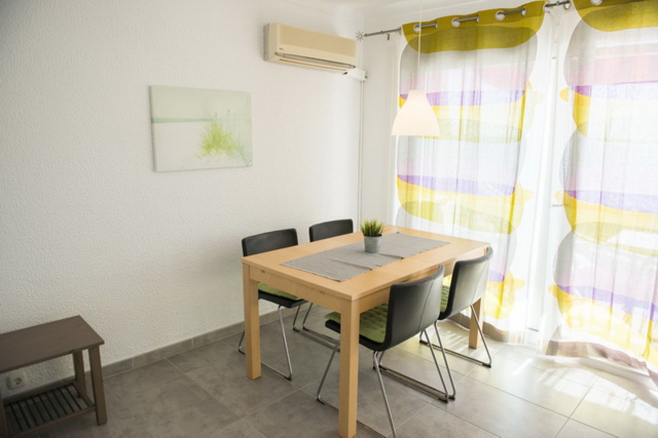 SEASON: Apartment in 1. Line of the beach and coast of Colonia St Jordi-- AP 08 T