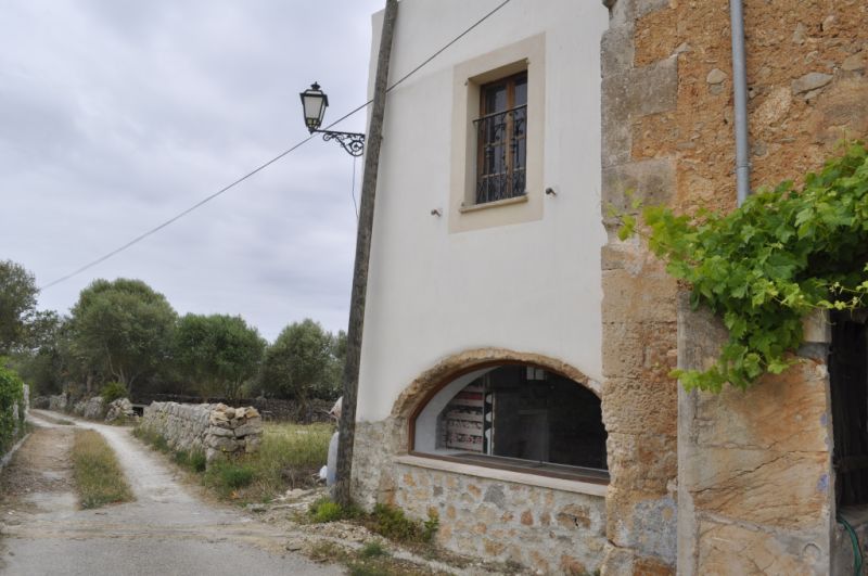 Saison: Ausgefallene Finca auf 2 Etagen mit Ölzentral und Bergblick bei Cas Concos-- F 165 T