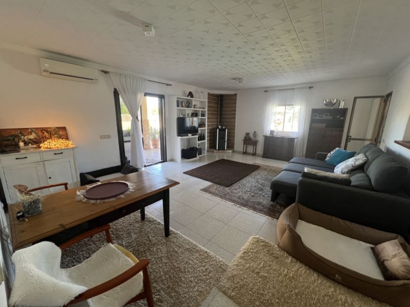 SAISON bis zu 4 Monate: Ebenerdiges Chalet mit Pool, AC; Pelett am S Amarrador - Santanyi -- CH 42 T