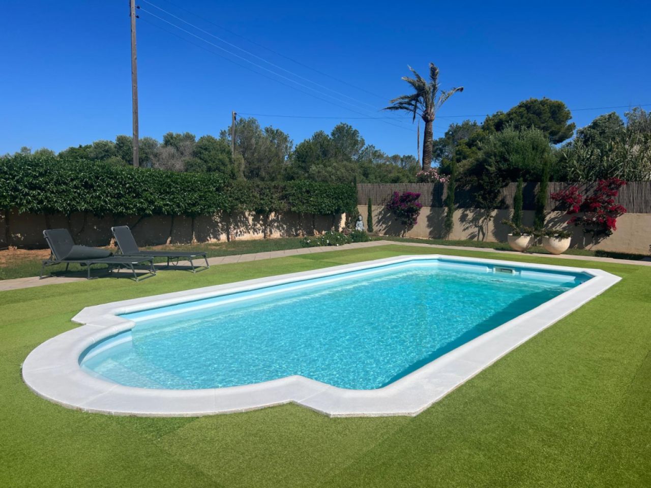 SAISON bis zu 4 Monate: Ebenerdiges Chalet mit Pool, AC; Pelett am S Amarrador - Santanyi -- CH 42 T