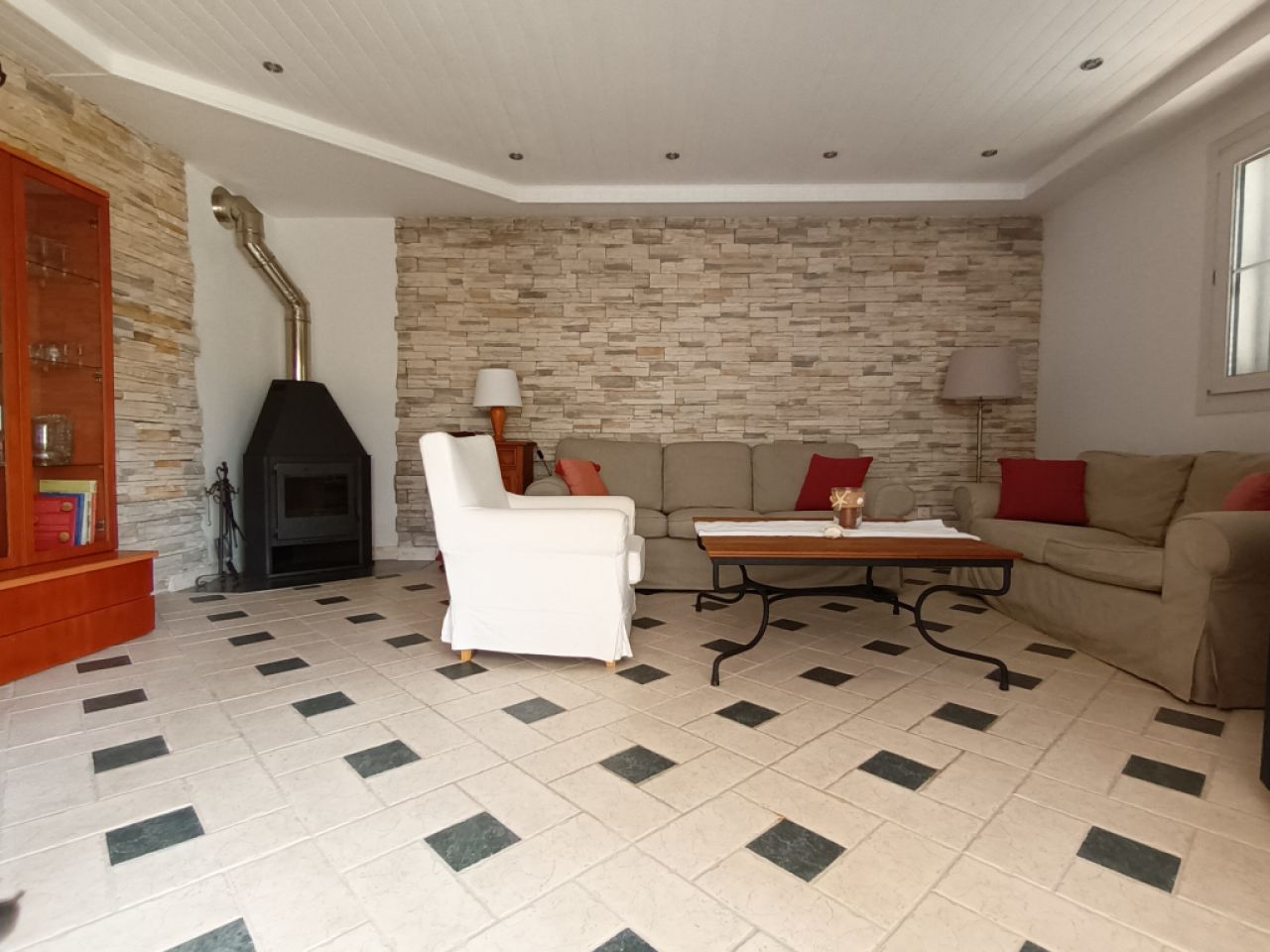 Saison: Chalet mit Fussbodenheizung, Garten und Pool in Cala LLombards -- CH 07 T