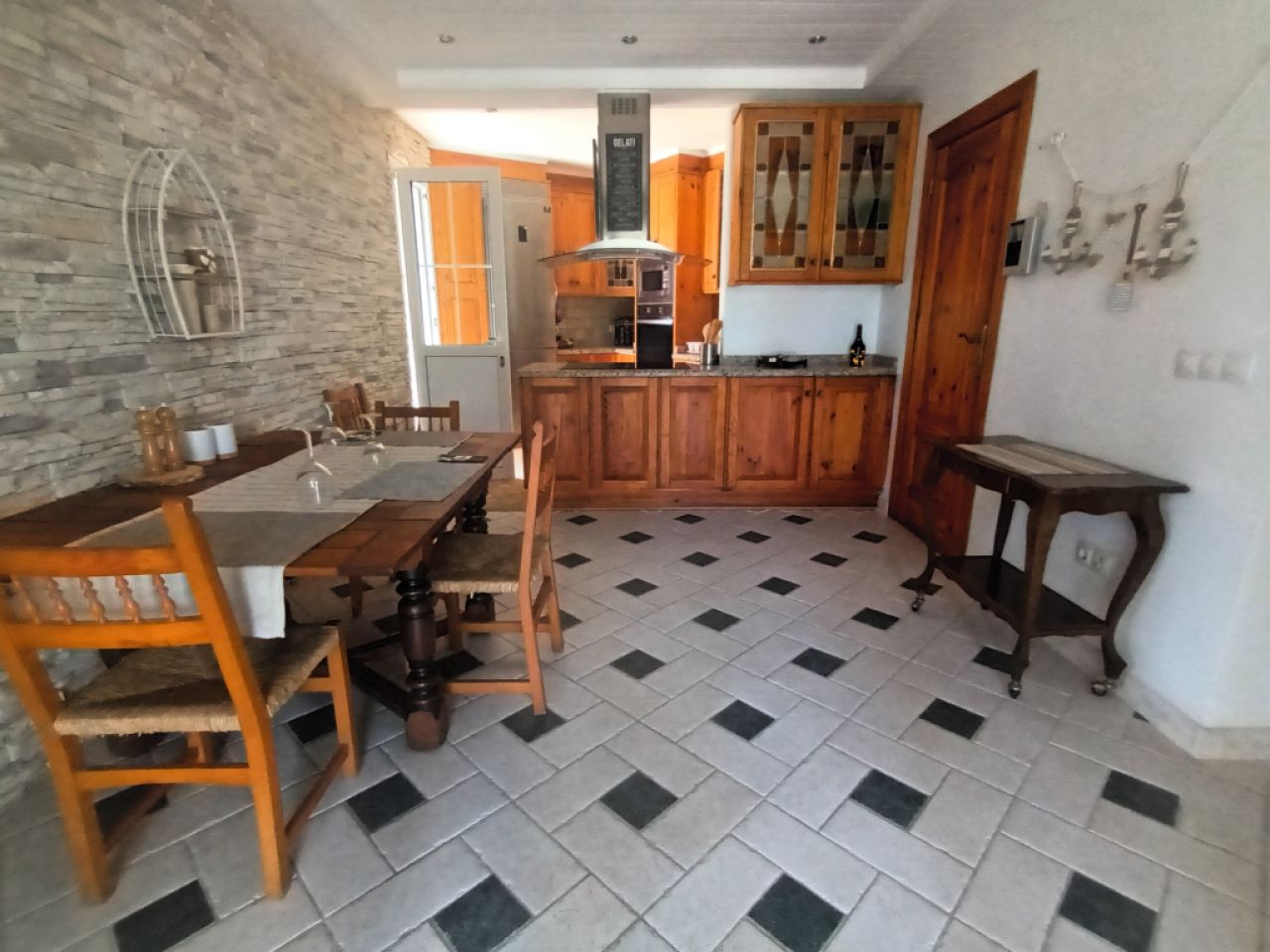 Saison: Chalet mit Fussbodenheizung, Garten und Pool in Cala LLombards -- CH 07 T