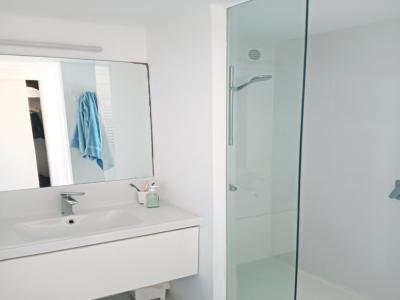 TEMPORADA: Dúplex - Apartamento en 1. Línea de la costa de Cala Murada -- AP 08 T