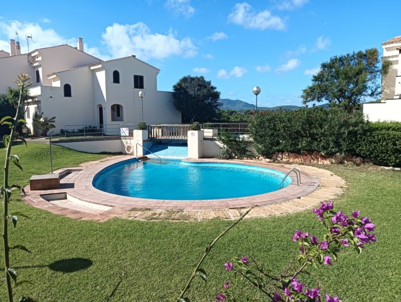 TEMPORADA: Dúplex - Apartamento en 1. Línea de la costa de Cala Murada -- AP 08 T