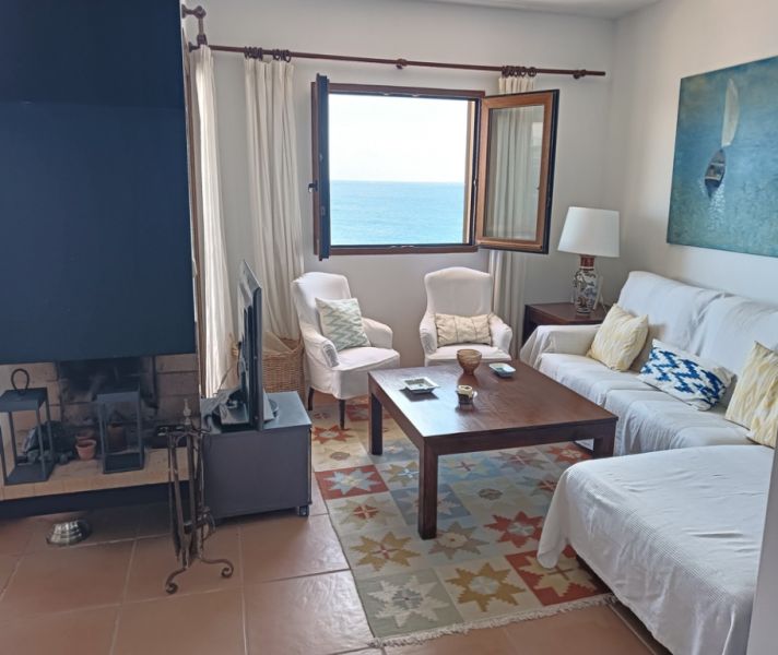 TEMPORADA: Dúplex - Apartamento en 1. Línea de la costa de Cala Murada -- AP 08 T