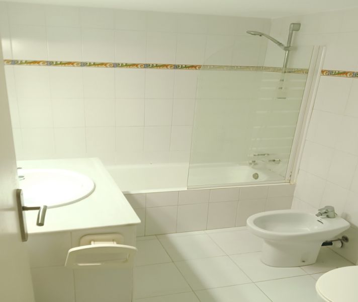 TEMPORADA: Dúplex - Apartamento en 1. Línea de la costa de Cala Murada -- AP 08 T