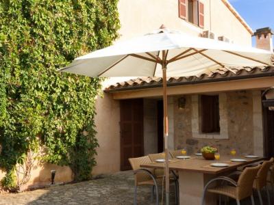 Saison: Ebenerdige Casita von 3 SZ und Gemeinschaftspool auf dem Land bei Manacor -- F 266 B