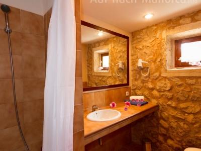 Saison: Ebenerdige Casita von 3 SZ und Gemeinschaftspool auf dem Land bei Manacor -- F 266 B