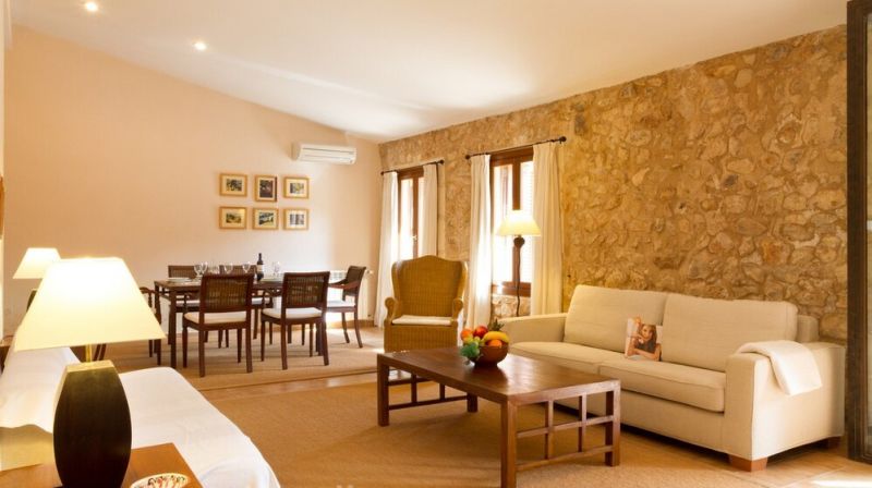 Saison: Ebenerdige Casita von 3 SZ und Gemeinschaftspool auf dem Land bei Manacor -- F 266 B