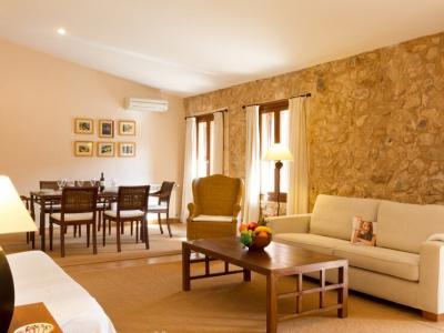 Saison: Ebenerdige Casita von 3 SZ und Gemeinschaftspool auf dem Land bei Manacor -- F 266 B