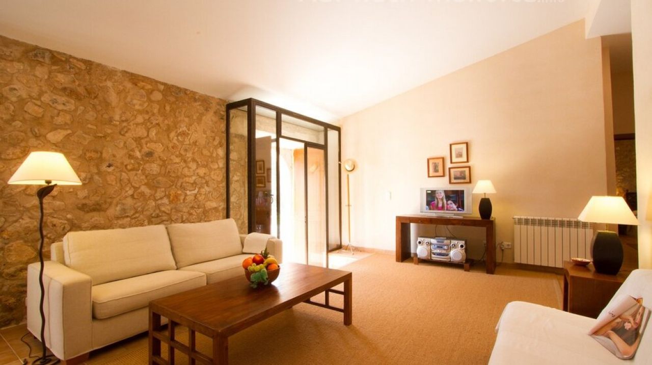 Saison: Ebenerdige Casita von 3 SZ und Gemeinschaftspool auf dem Land bei Manacor -- F 266 B