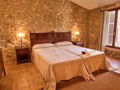 Saison: Ebenerdige Casita von 3 SZ und Gemeinschaftspool auf dem Land bei Manacor -- F 266 B