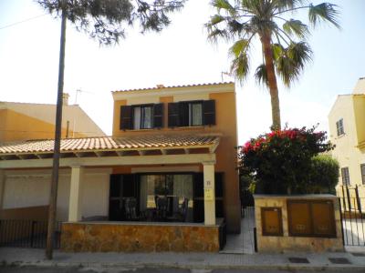 Saison: Ebenerdiges Chalet mit Garten in Sa Rapita-- CH 90 T