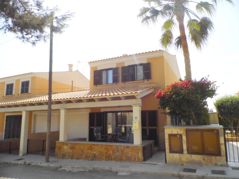 Saison: Ebenerdiges Chalet mit Garten in Sa Rapita-- CH 90 T