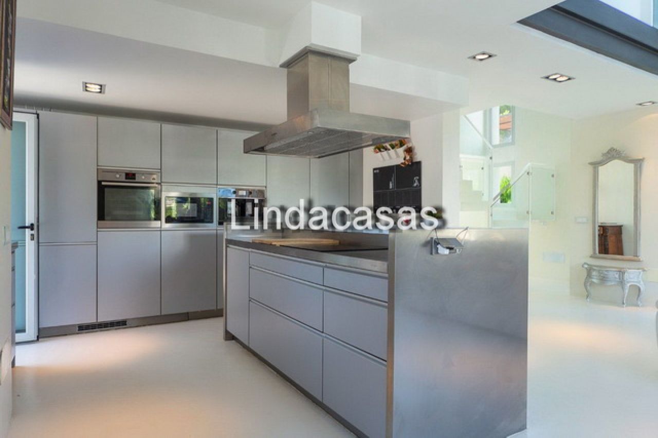 SAISON: Exklusives 2 Etagenchalet mit Pool in ruhiger Lage von Sa Rapita -- CH 77 T