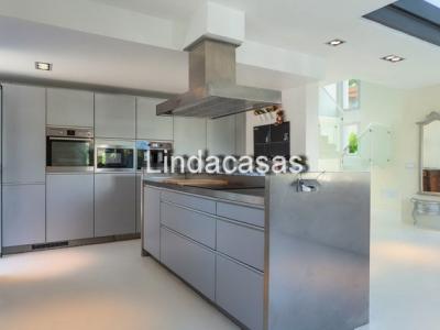 SAISON: Exklusives 2 Etagenchalet mit Pool in ruhiger Lage von Sa Rapita -- CH 77 T