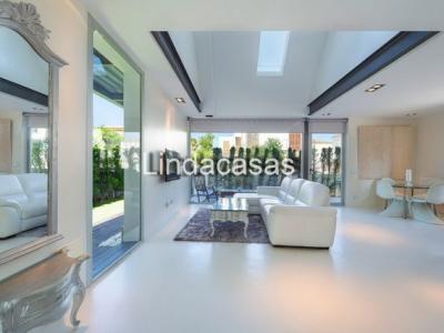 SAISON: Exklusives 2 Etagenchalet mit Pool in ruhiger Lage von Sa Rapita -- CH 77 T