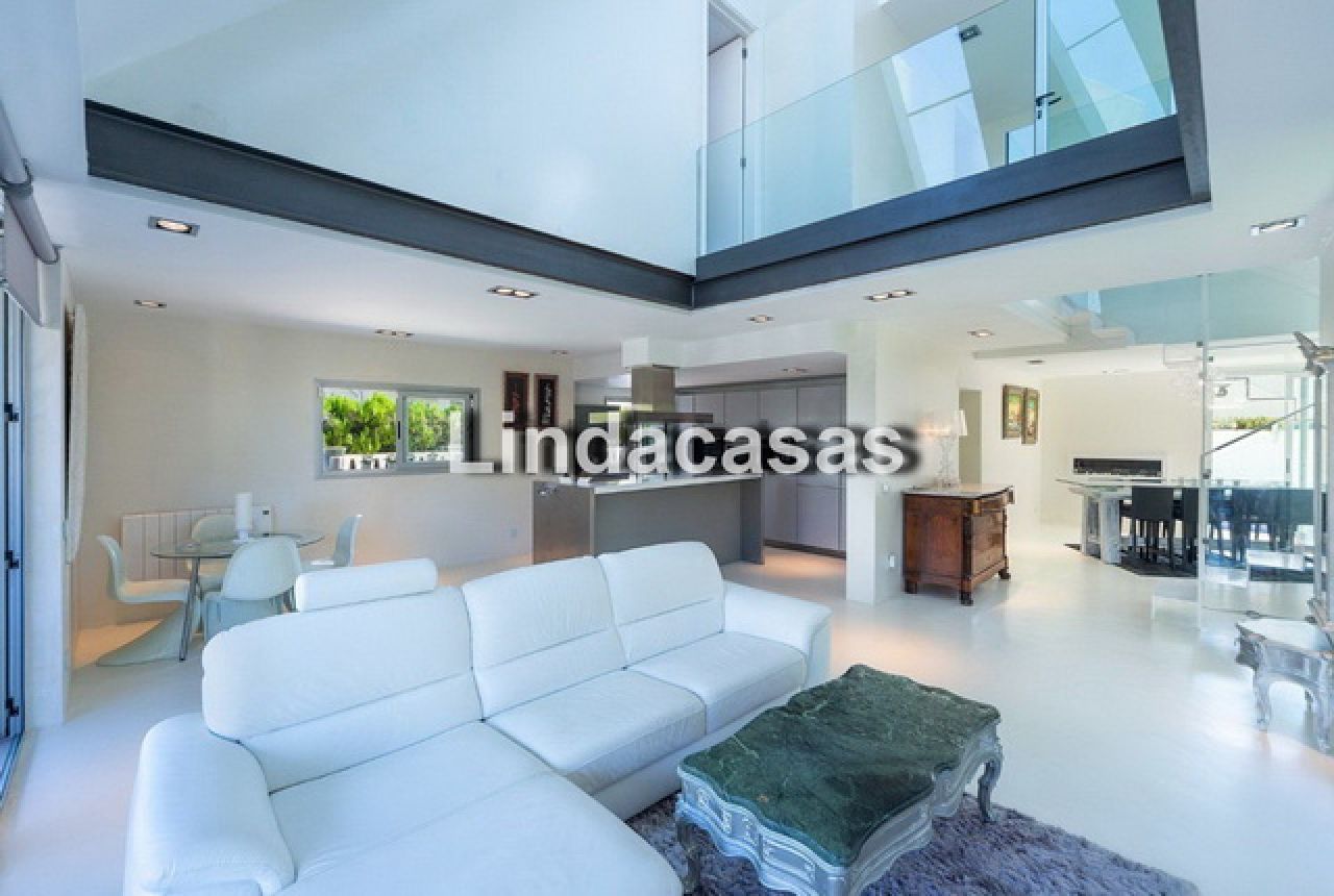 SAISON: Exklusives 2 Etagenchalet mit Pool in ruhiger Lage von Sa Rapita -- CH 77 T