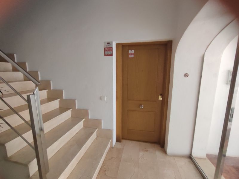 TEMPORADA: Moderno apartamento en planta baja de 2 niveles sin terraza en el centro de Felanitx -- AP 26 T