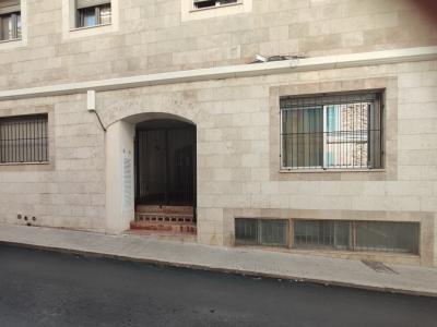 TEMPORADA: Moderno apartamento en planta baja de 2 niveles sin terraza en el centro de Felanitx -- AP 26 T