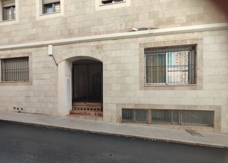 SEASON: Modern Ground-Floor Apartment without Terrace in the Center of Felanitx --- AP 26 T