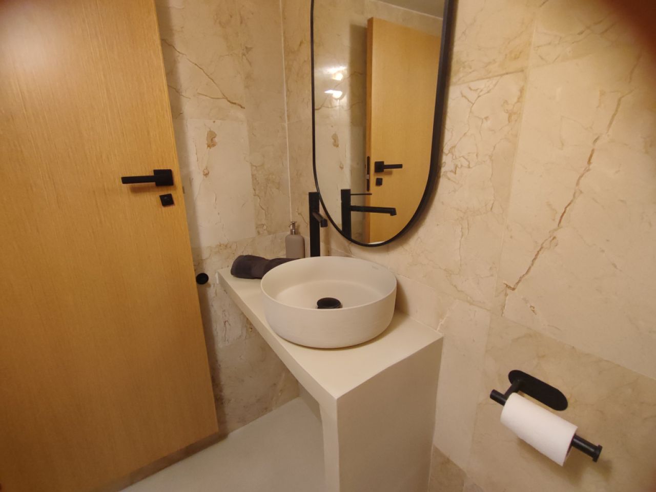 SEASON: Modern Ground-Floor Apartment without Terrace in the Center of Felanitx --- AP 26 T